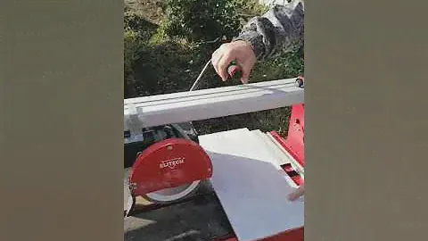 Электрический плиткорез Elitech.